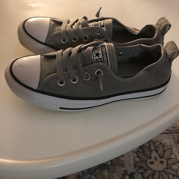 Sz 6 women’s Converse - Picture 2 of 2